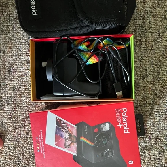 Polaroid - now + with new camera bag - Picture 3 of 7